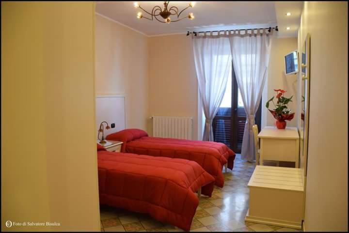 Mezzojuso B&B Caravella מראה חיצוני תמונה